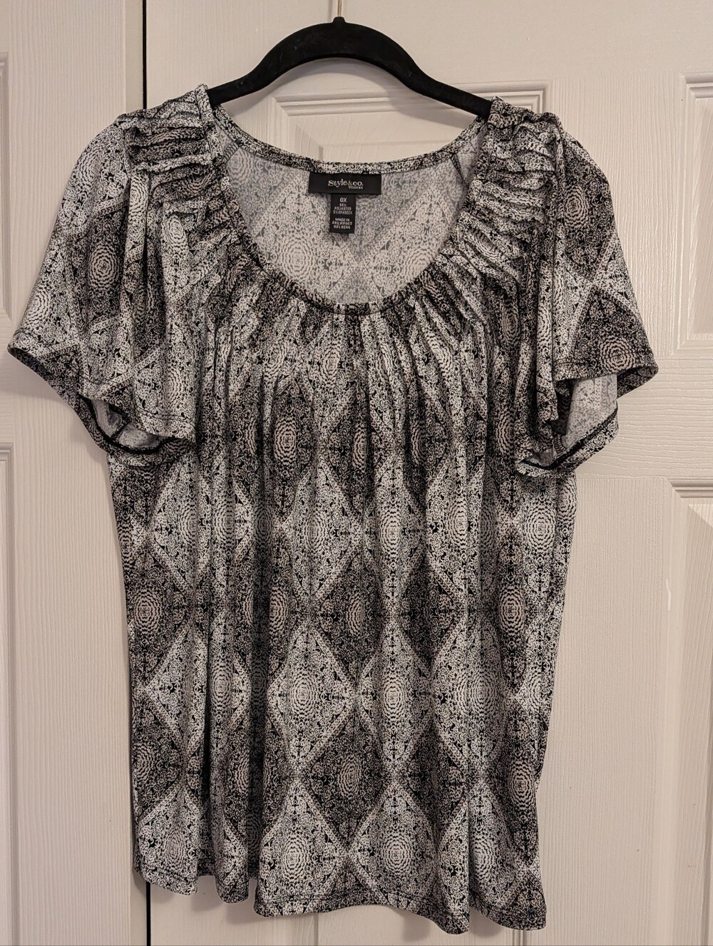 Style & Co. Black and White Diamond Print Short Sleeve Top NWOT